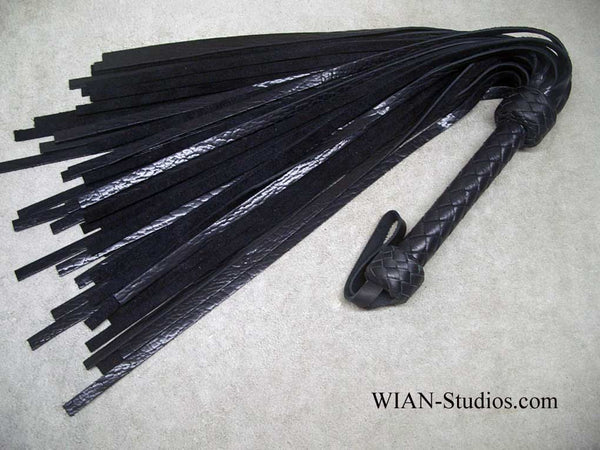 Black Buffalo Flogger, Supple but all Sting