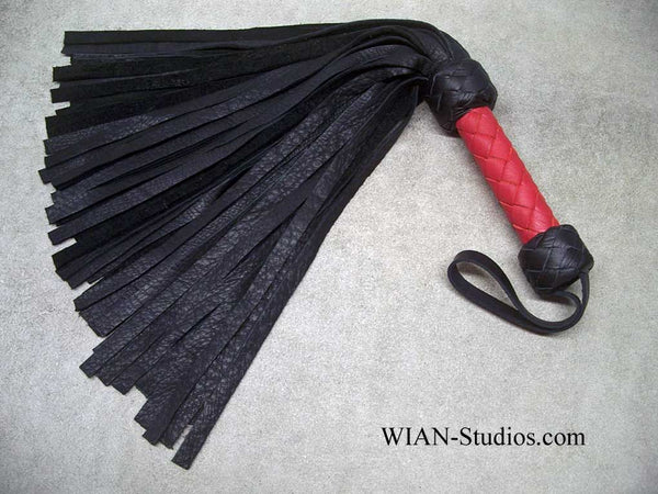 Black Elk Flogger, Red Handle, Small