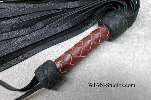 Black Elk Flogger, Small
