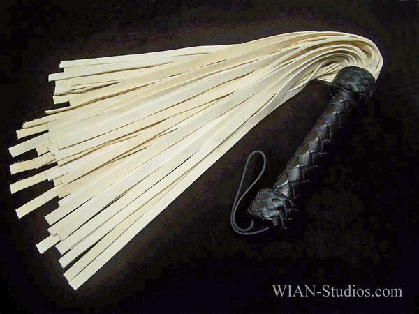 White Buffalo Flogger, Medium